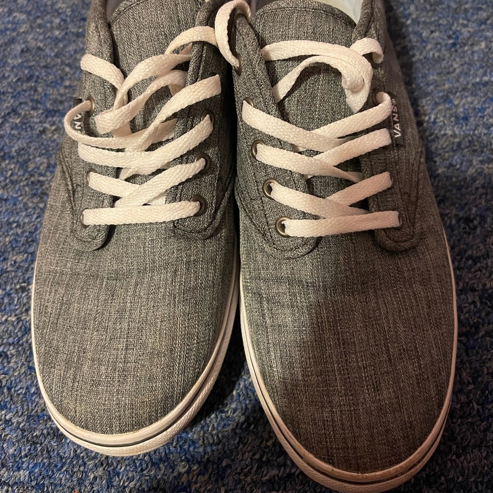 Great condition womens Vans charcoal gray shoes